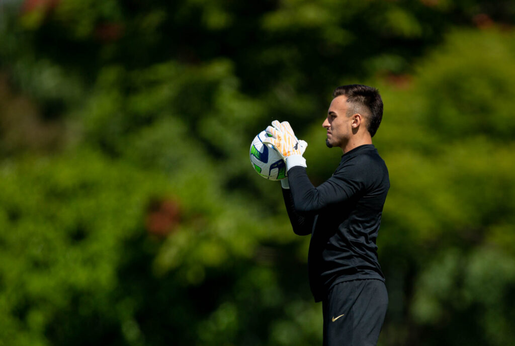 Pelo menos 10 jogadores do Corinthians torcem pelo clube desde