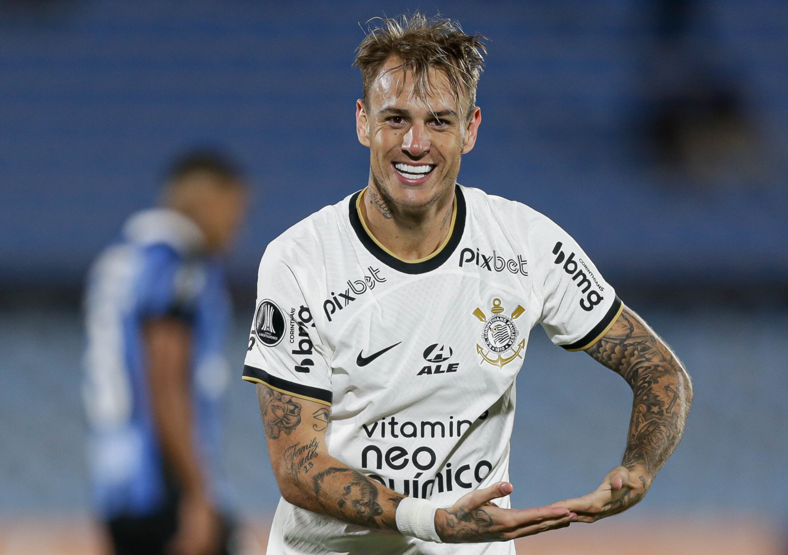 Zagueiro do Corinthians é o jogador com mais cortes no mundo desde sua  estreia, segundo levantamento