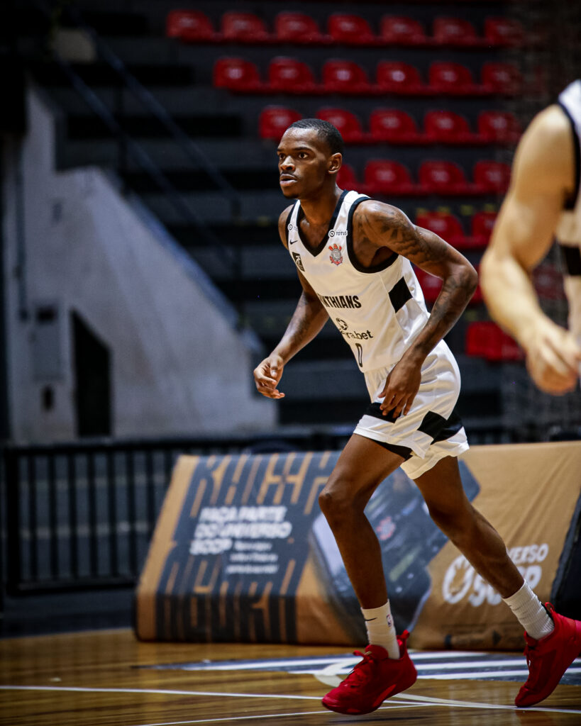 Corinthians Basquete enfrenta Brasília pelo NBB