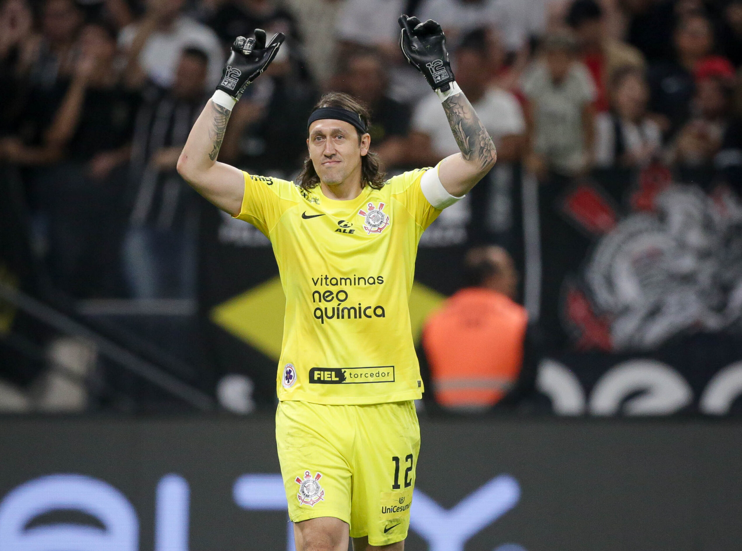 Cássio chega a 28 defesas e se torna o goleiro que mais defendeu pênaltis  na história do Corinthians