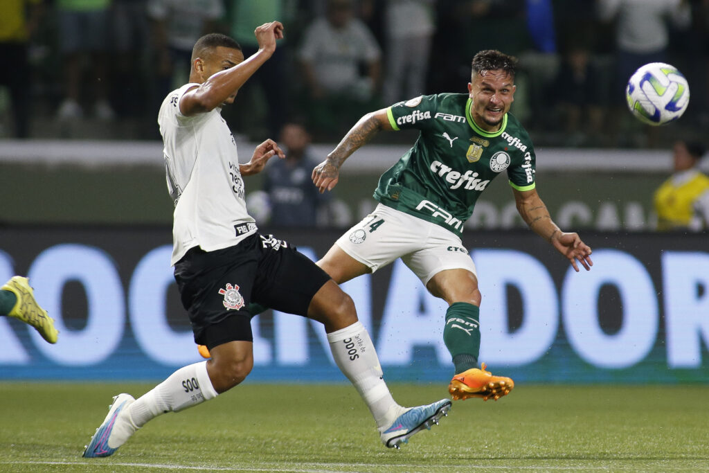 Em derby decisivo, Palmeiras recebe o Corinthians de olho na final