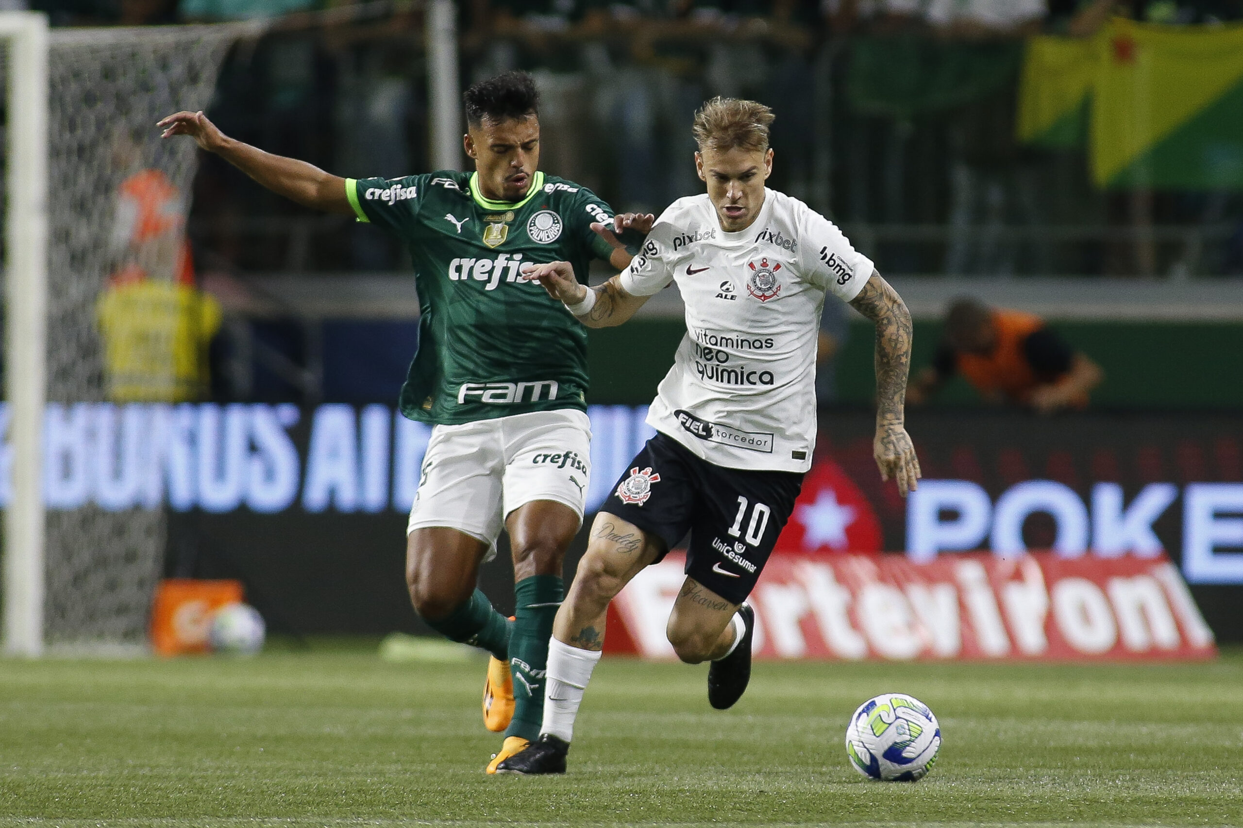 Palmeiras perde para o Corinthians em primeiro jogo da semifinal