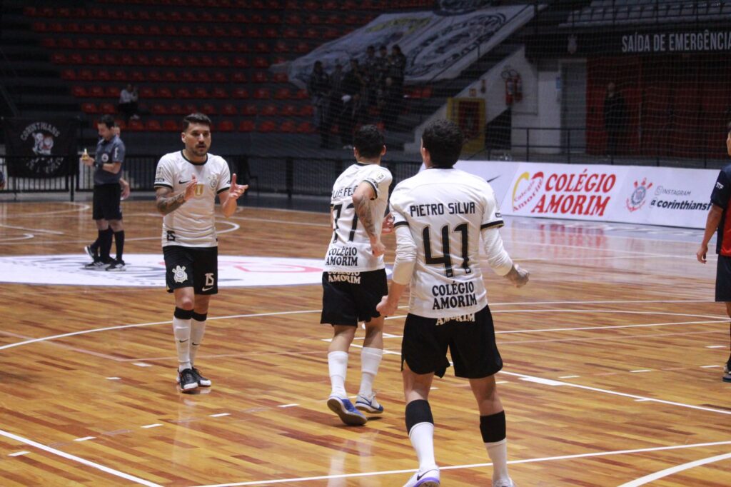 CORINTHIANS FUTSAL AVANÇA PARA A GRANDE FINAL DO CAMPEONATO