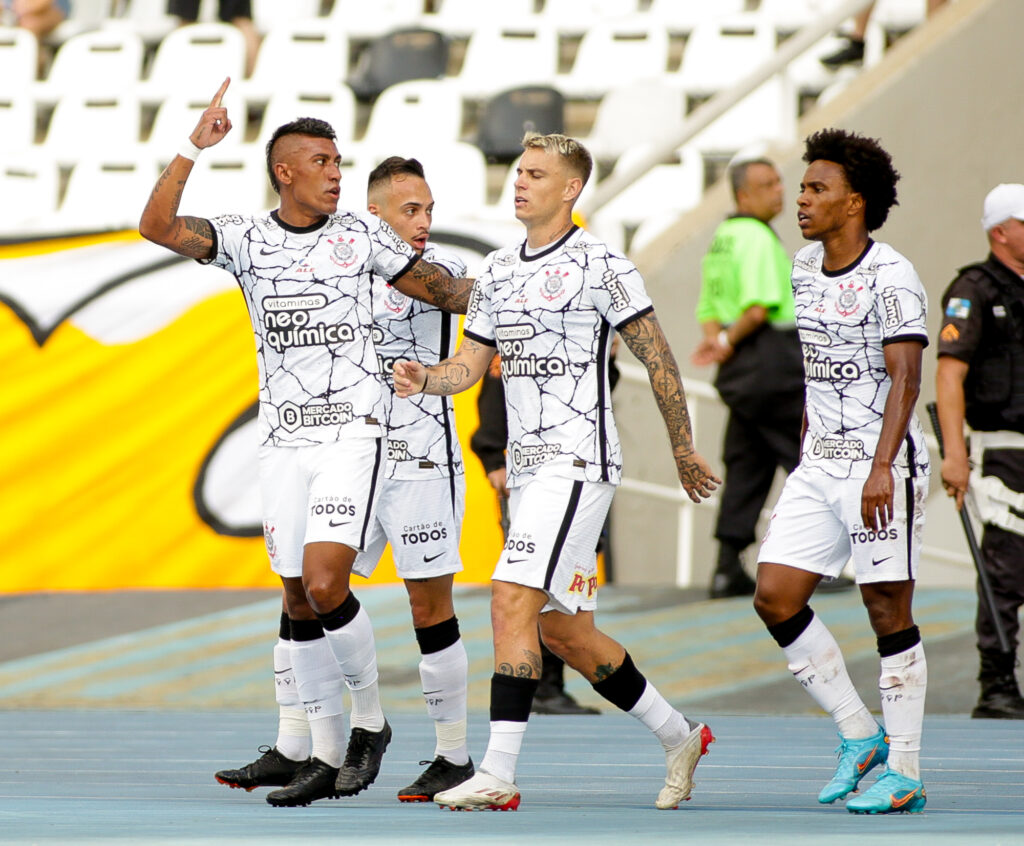 Wesley recém fez o primeiro gol como profissional e já deve ganhar presente  do Corinthians