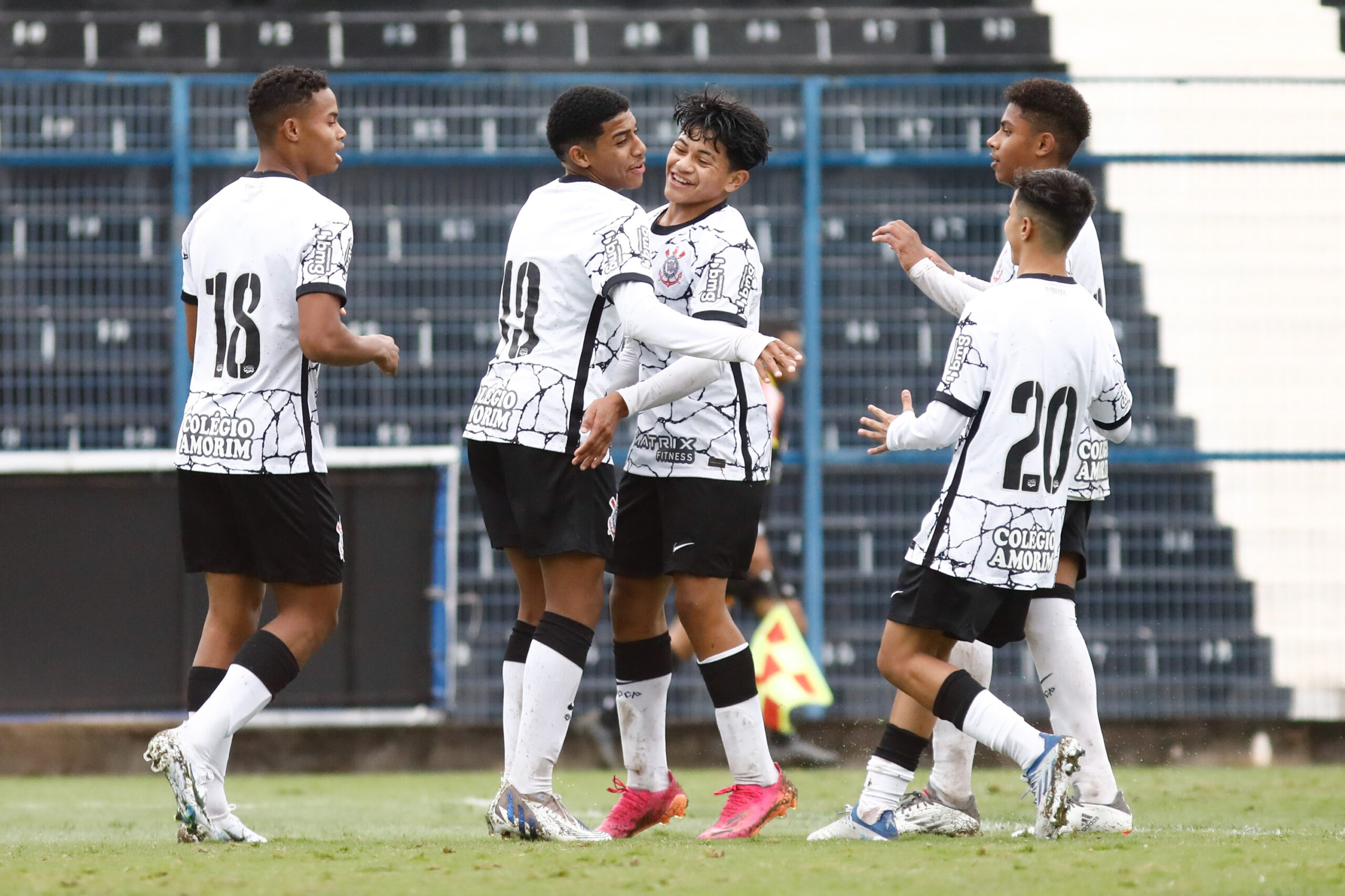 Corinthians Sub-13 e Sub-14 vencem suas partidas pelo Campeonato