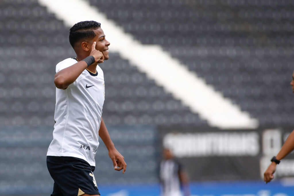 Wesley, do time sub-20 do Botafogo, será relacionado contra o