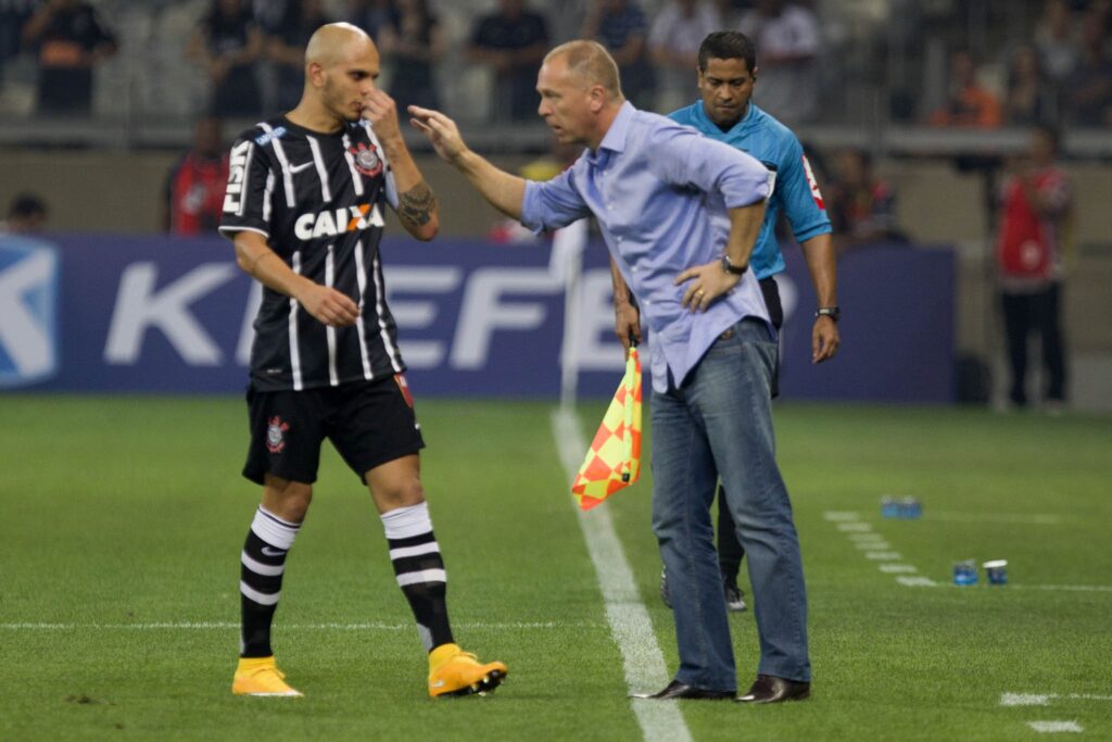 Corinthians e Atlético-MG formam quase toda seleção do Brasileiro 2015