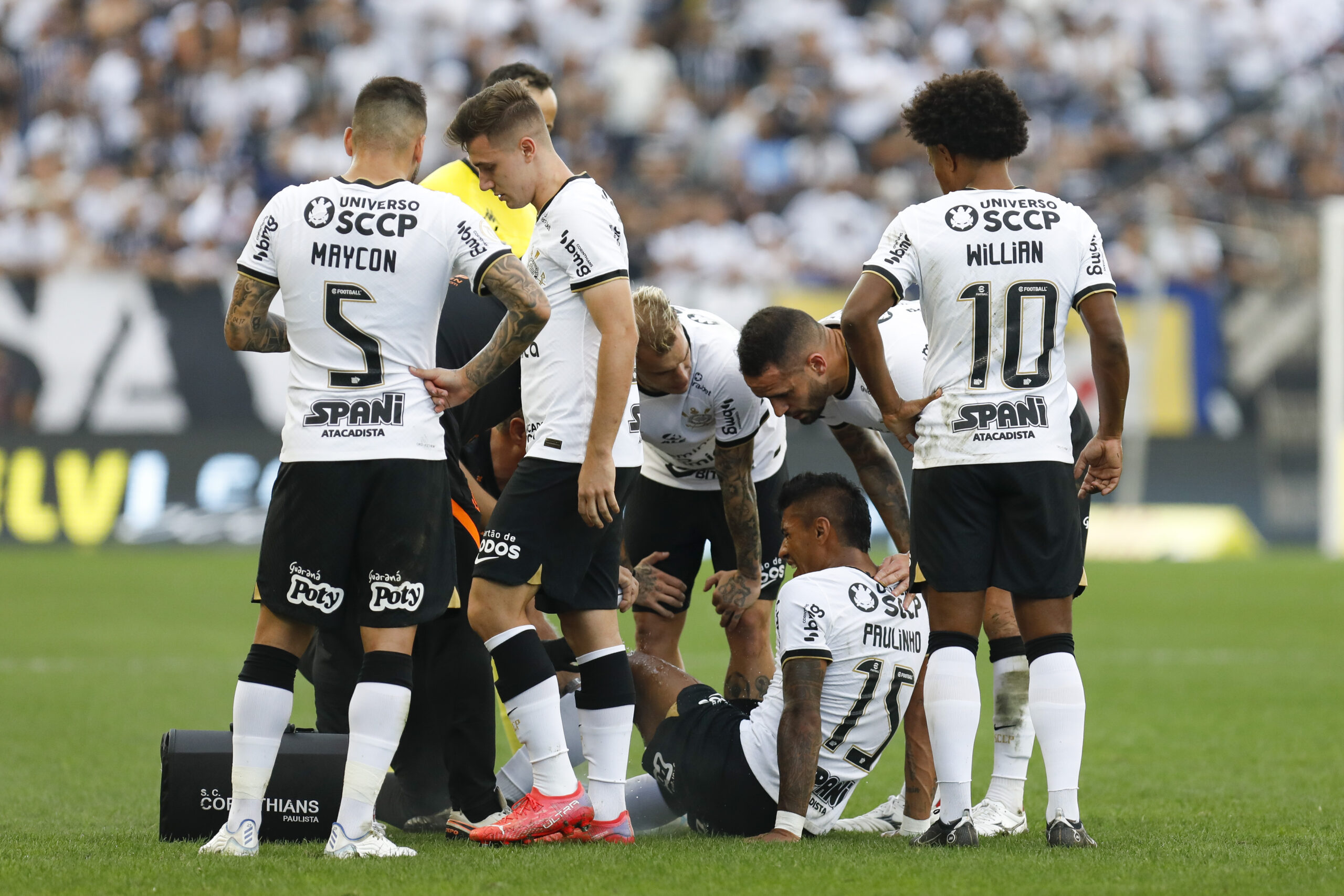 Fortaleza team posed during the game between Corinthians and