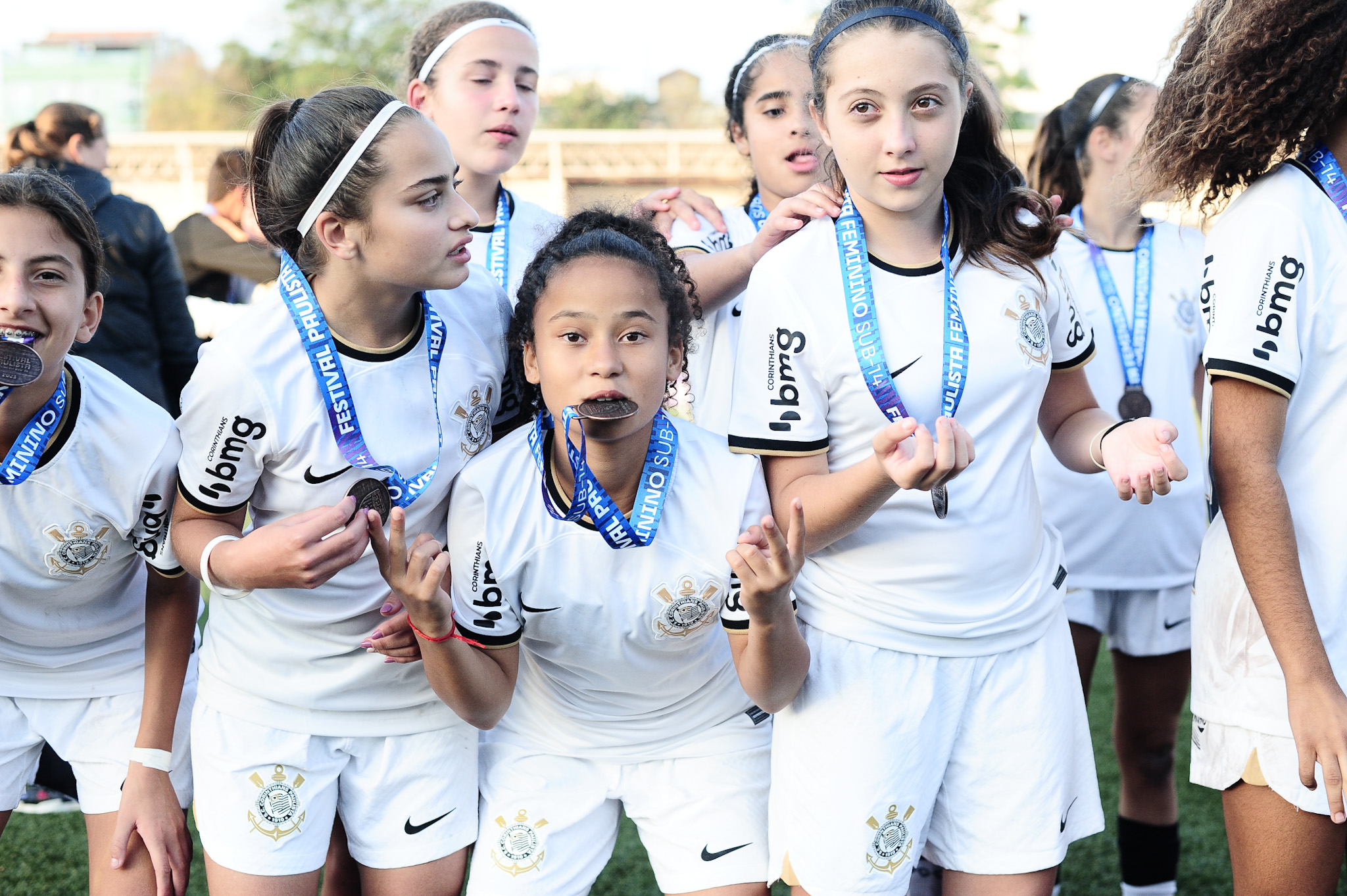 Corinthians faz quatro jogos no domingo, bate São Paulo na final e é  campeão do Festival Feminino Sub-14