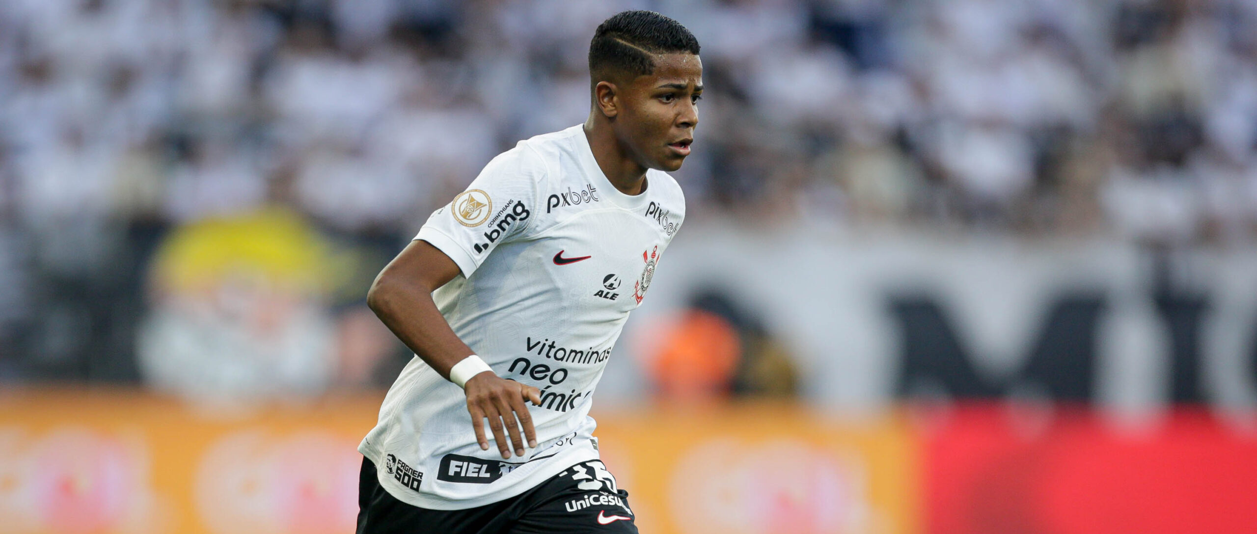 Wesley volta a ganhar chance no time profissional do Corinthians após 116  dias; veja números