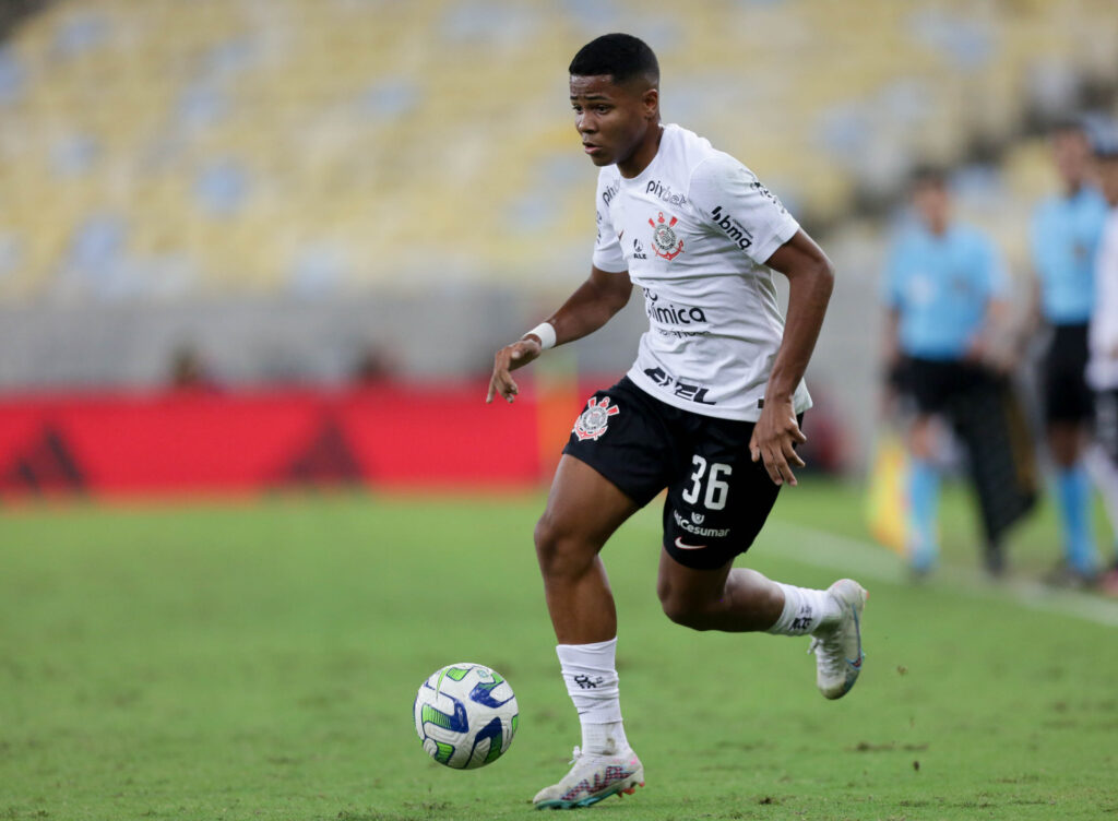 Wesley, inscrito pelo Corinthians na Libertadores, tem lesão no tornozelo, corinthians