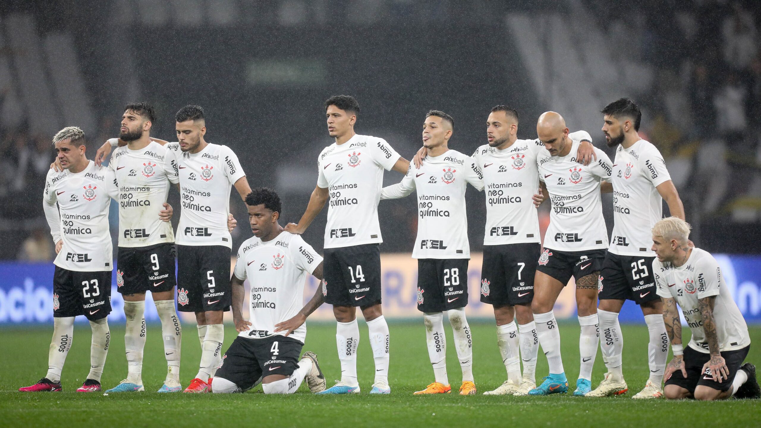 CBF define equipe de arbitragem para jogo Corinthians x Flamengo