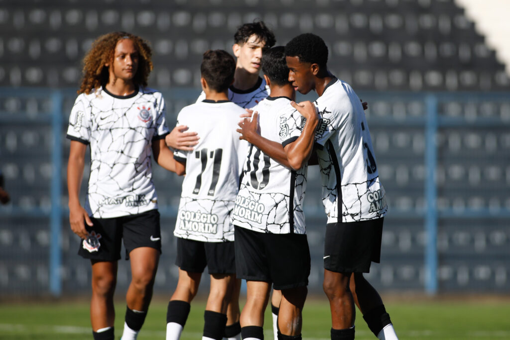 Meia do Corinthians é escolhido para Seleção do Campeonato Paulista