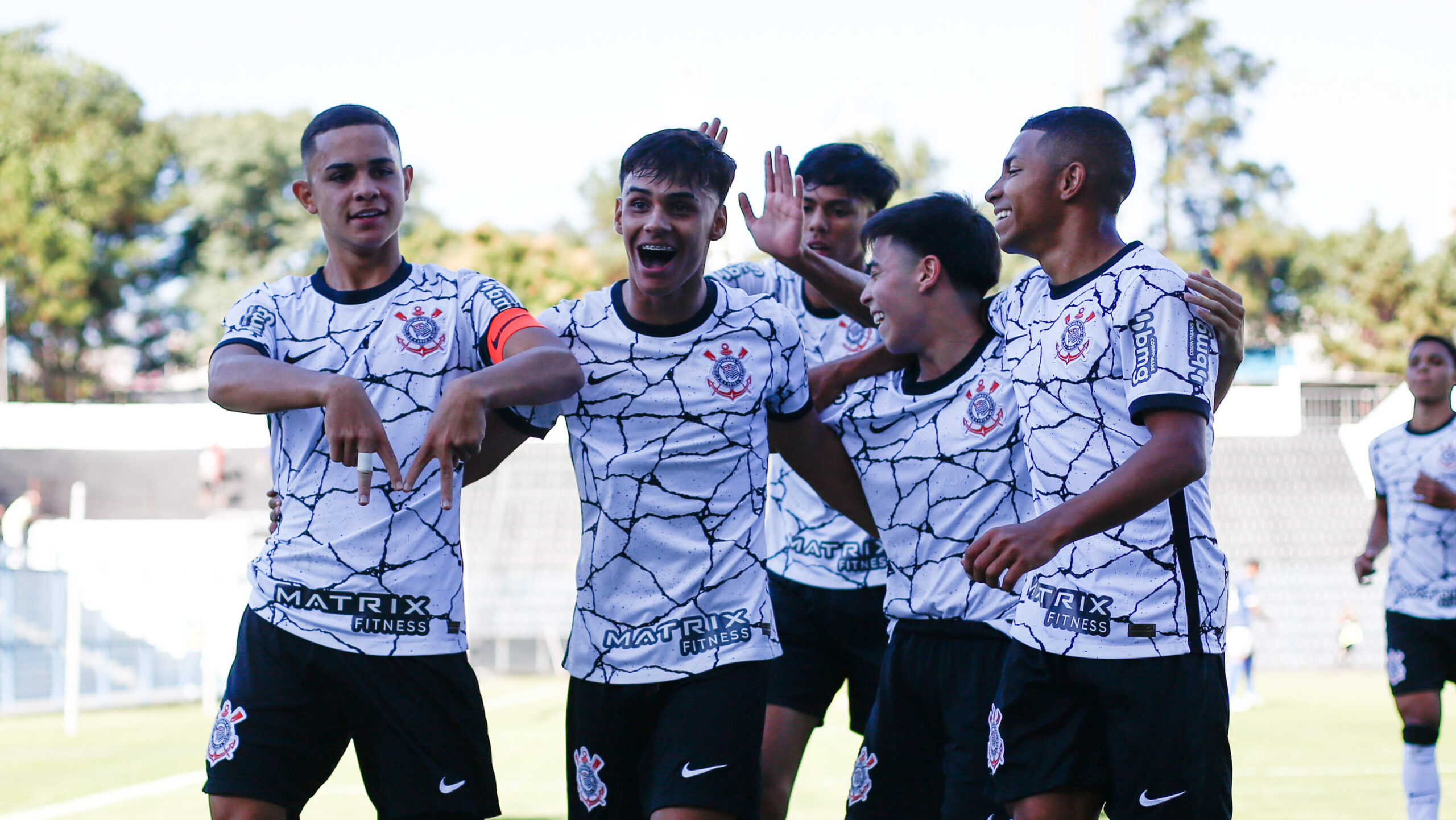 Com emoção e goleada, Palmeiras conquista os títulos do Paulistão Sub-15 e  Sub-17, palmeiras