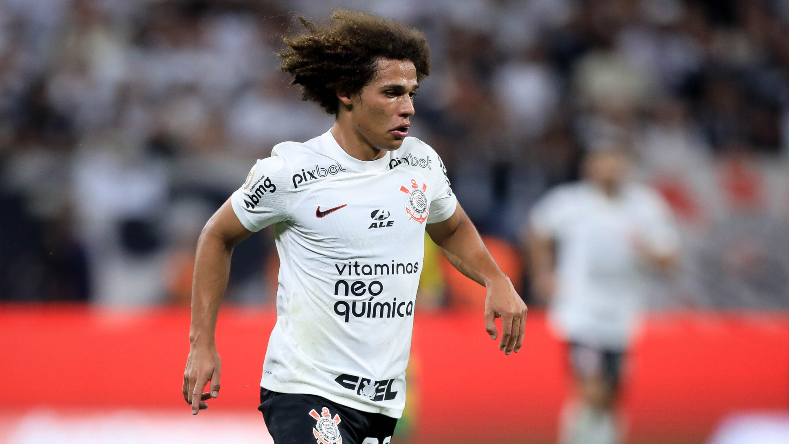 Corinthians anuncia renovação de contrato do atacante Wesley; veja valor da  multa - Lance!