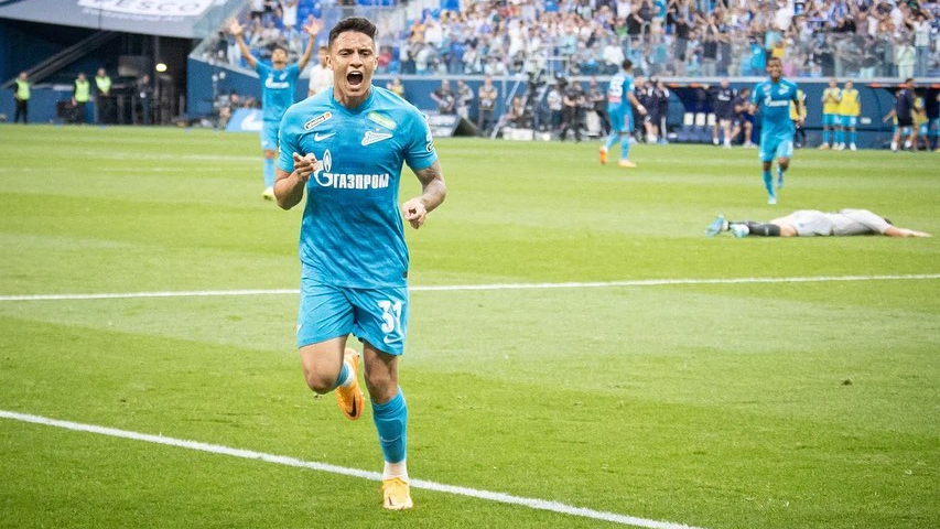 Zenit vence e cola no líder com assistências de Wendel e gol de Claudinho, futebol russo