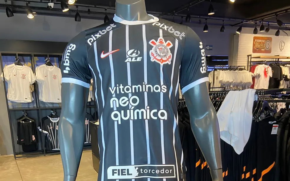 t-shirt camiseta corinthians ~🤍 em 2023