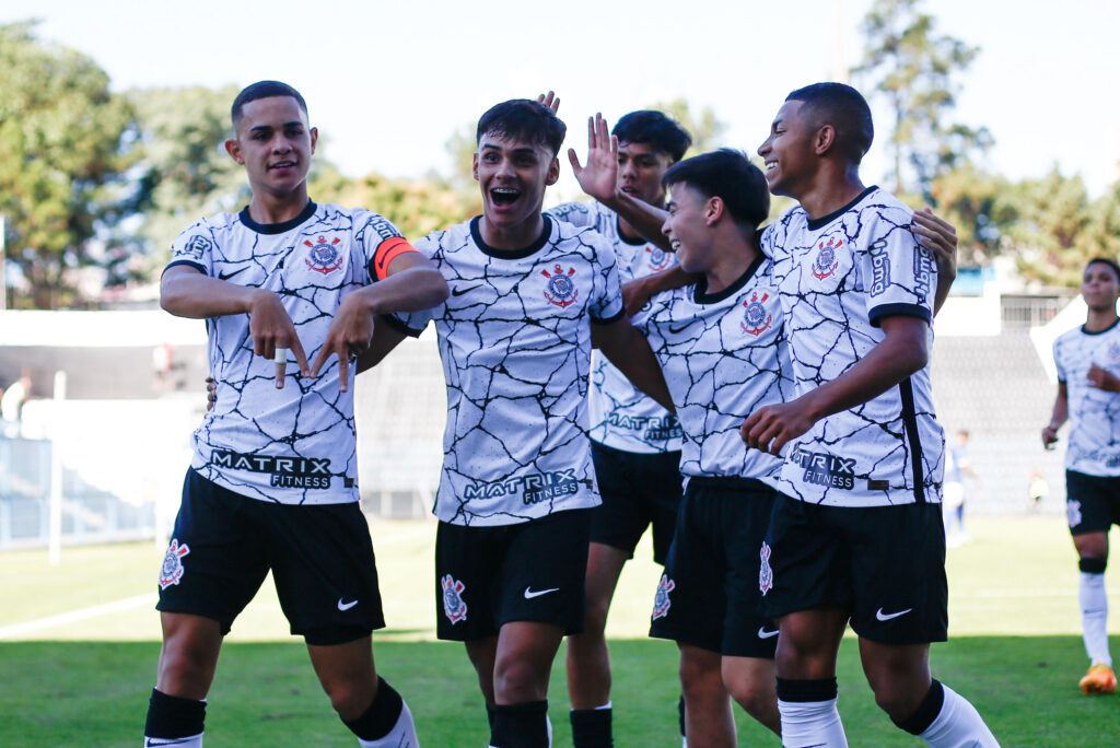 Corinthians goleia São José e se classifica para a próxima fase do  Paulistão Feminino Sub-17