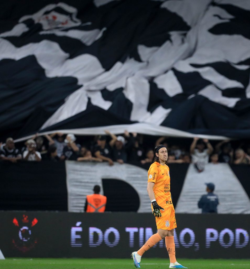 São Paulo vira sobre o Corinthians e sai em vantagem na final do