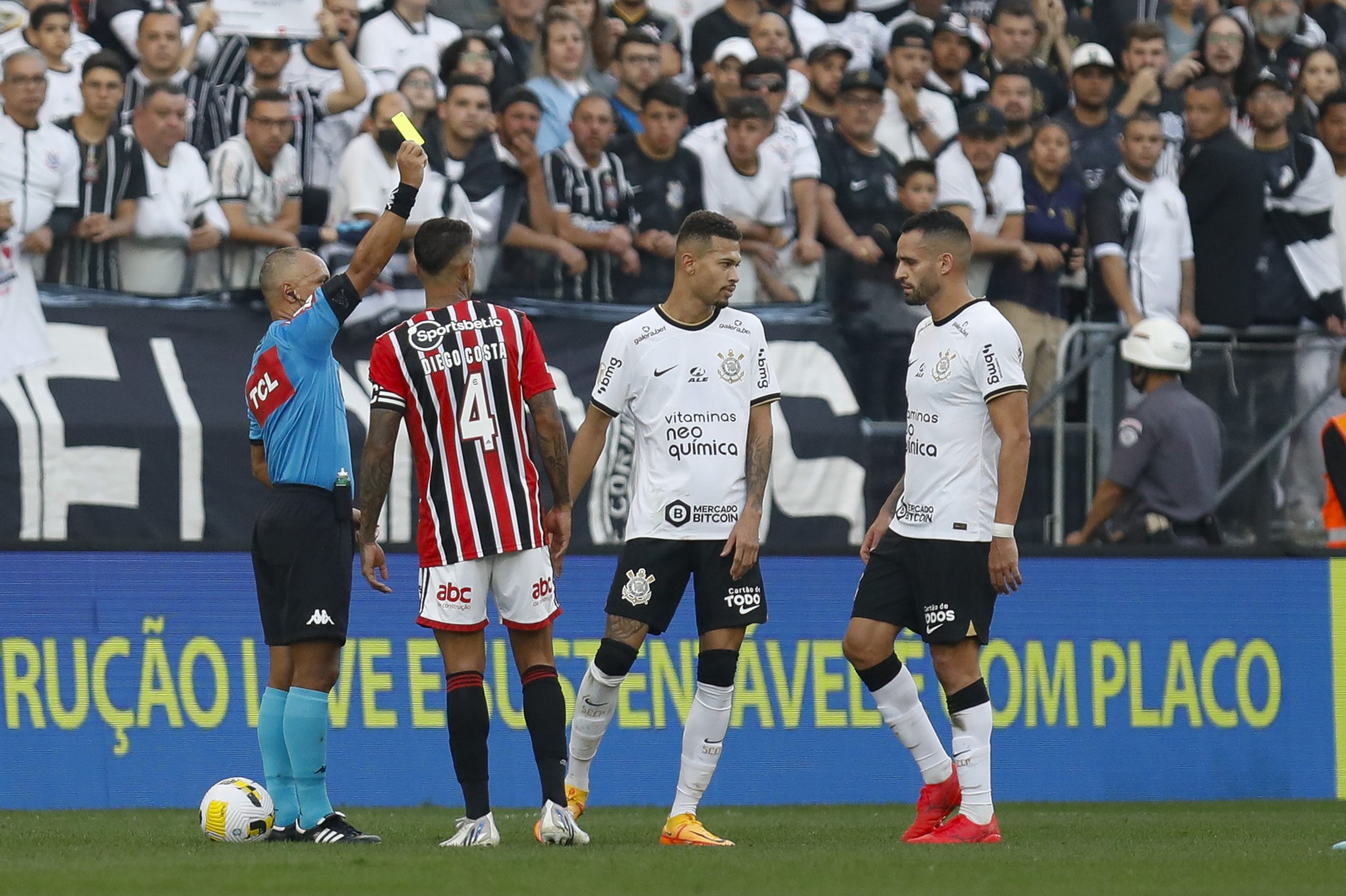 Fluminense e Corinthians ficam no 2x2 pela semifinal da Copa do Brasil -  Folha PE