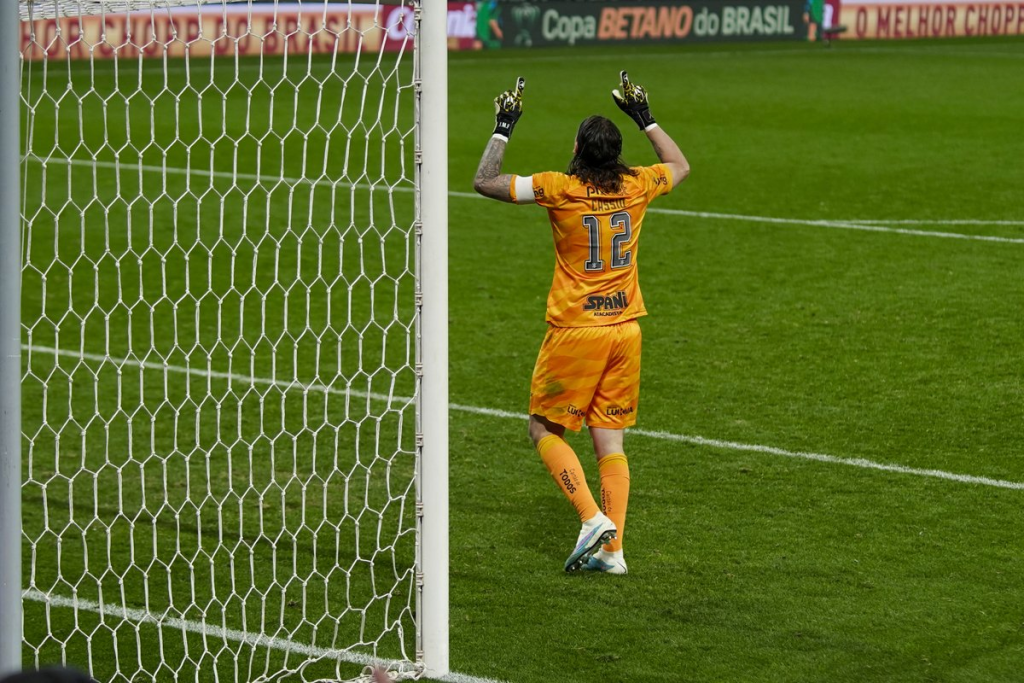 Cássio soma sete penais defendidos contra o São Paulo: veja fotos - Gazeta  Esportiva