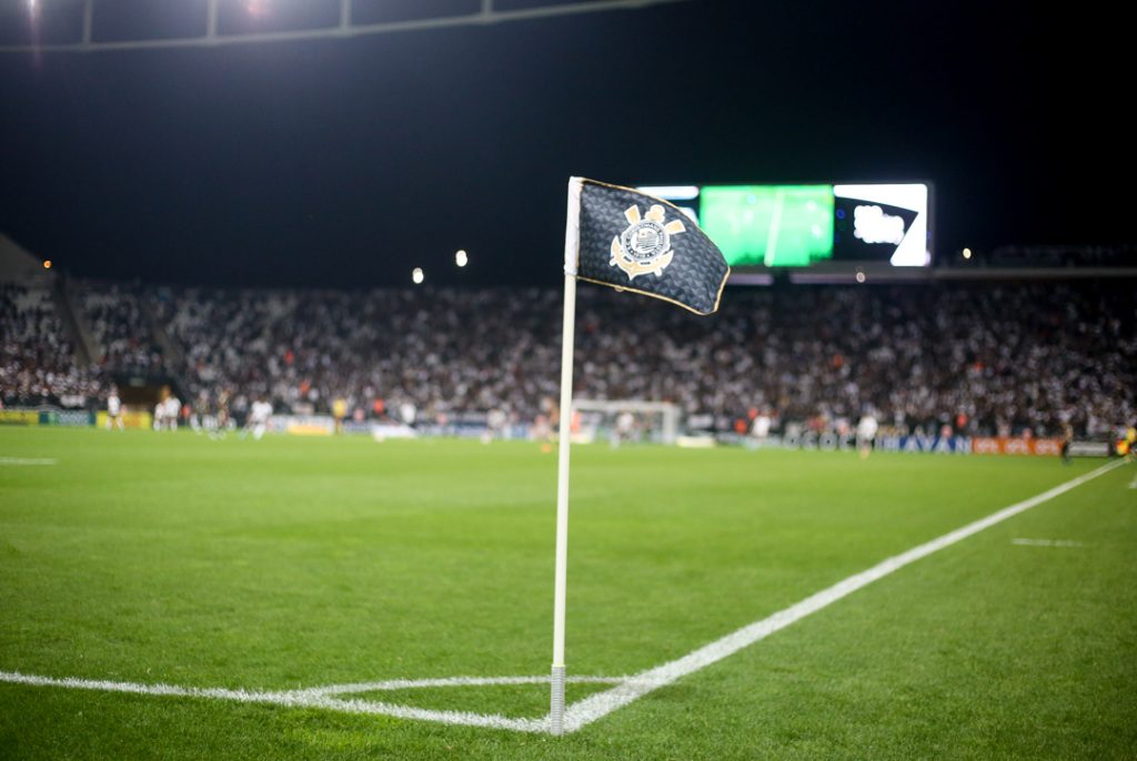 Corinthians sai atrás e busca empate com o Goiás na Neo Química