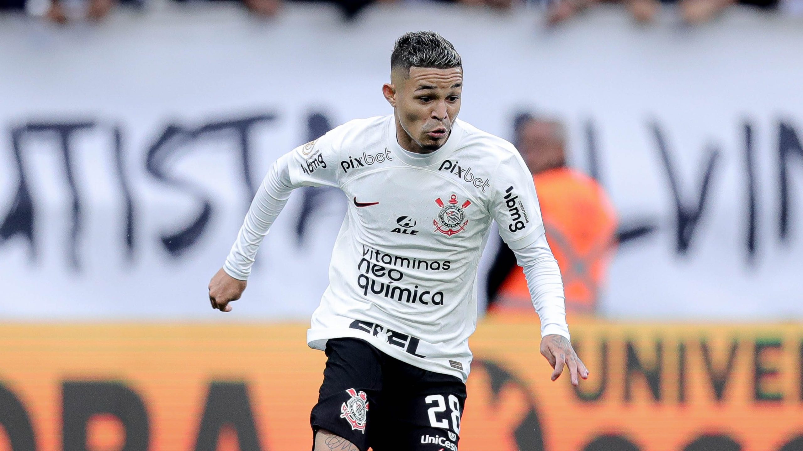 Melhor jogador de futsal do mundo revela carinho pelo Corinthians: 'Sou do  bando de loucos