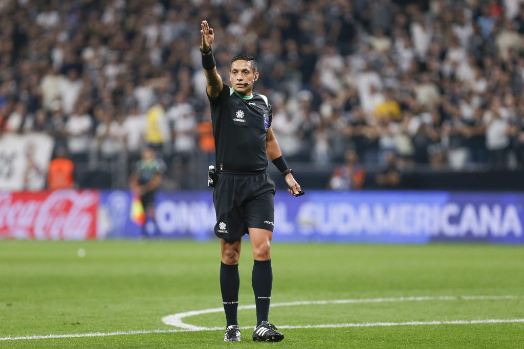 Repórter conta tumulto com membro do Corinthians na Arena do Grêmio