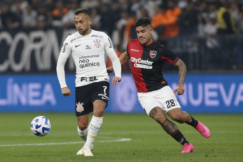 Corinthians vence Newell's de virada pela Sul-Americana - Lance!