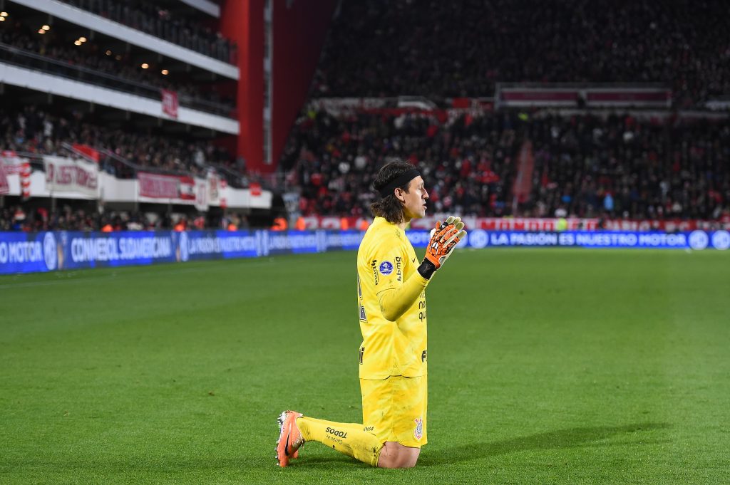 Cássio se torna o goleiro com mais pênaltis defendidos na história do  Corinthians