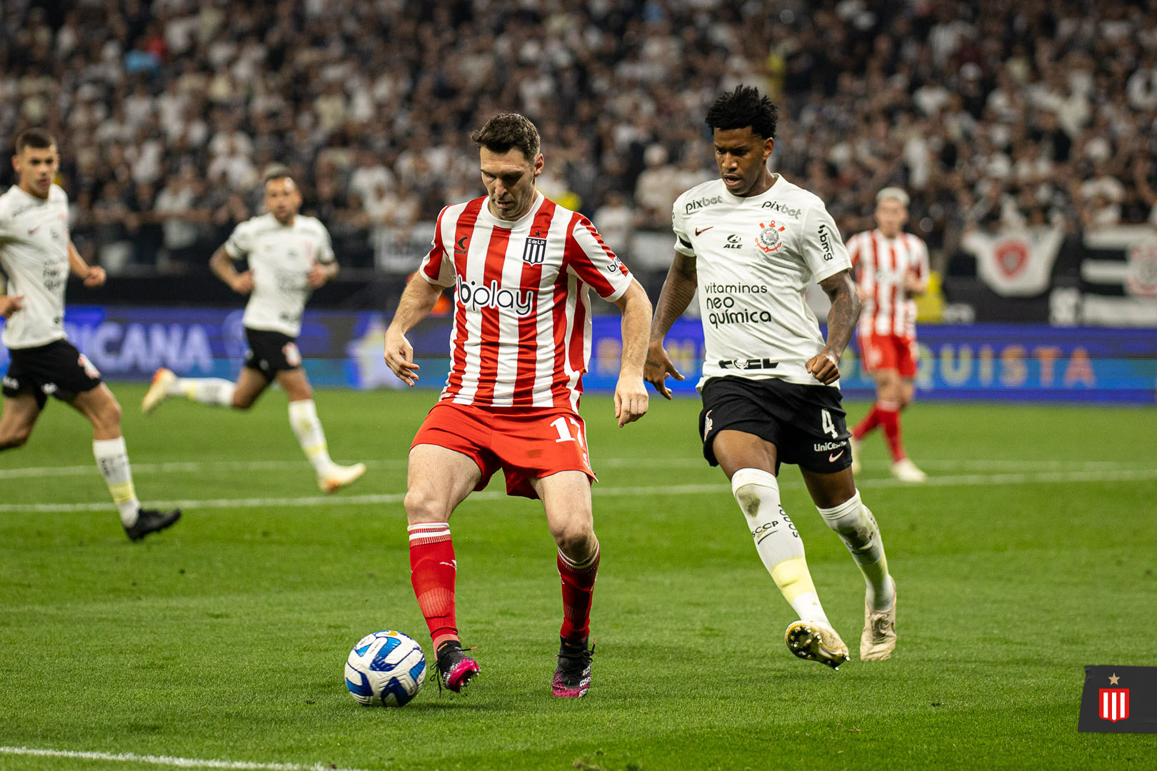 Líder, melhor ataque e artilheiro: Racing vive ótimo momento na Argentina -  Gazeta Esportiva