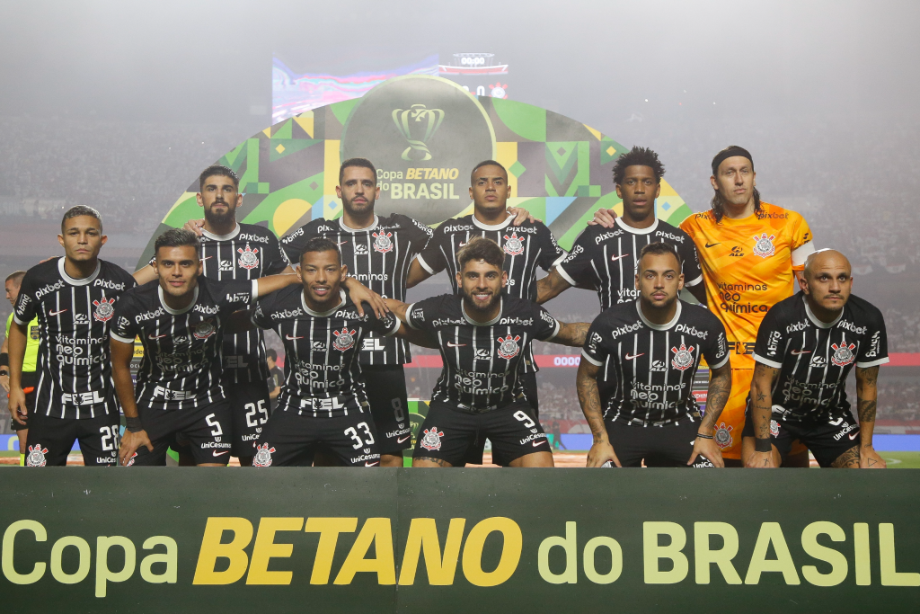 Corinthians registra pior público na temporada em vitória contra o