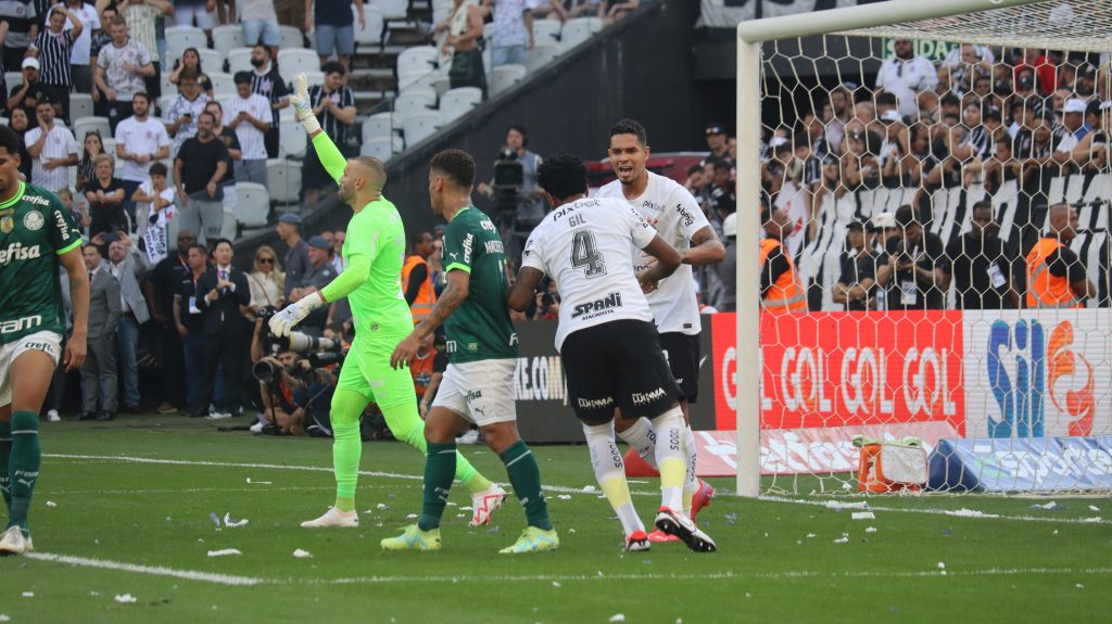 Corinthians e Palmeiras voltam a empatar sem gols após 13 jogos