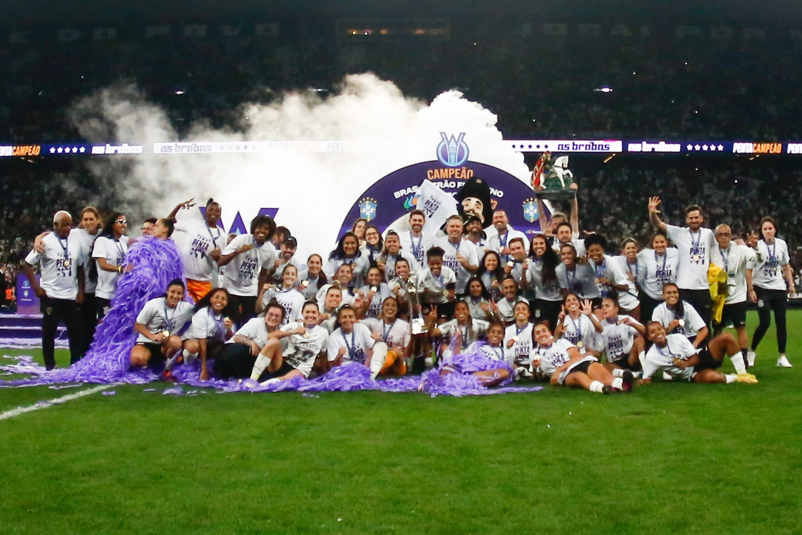 Corinthians feminino é campeão pela 17ª vez e bate recorde de títulos em  2023; veja histórico