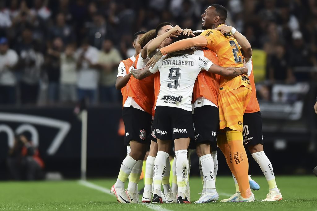 Corinthians on X: O confronto entre Corinthians e Fortaleza