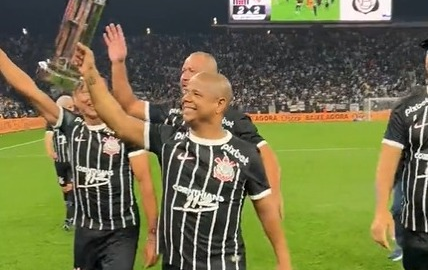 Loucura, loucura! Na 'Corinthians TV', Marcelinho 'compara