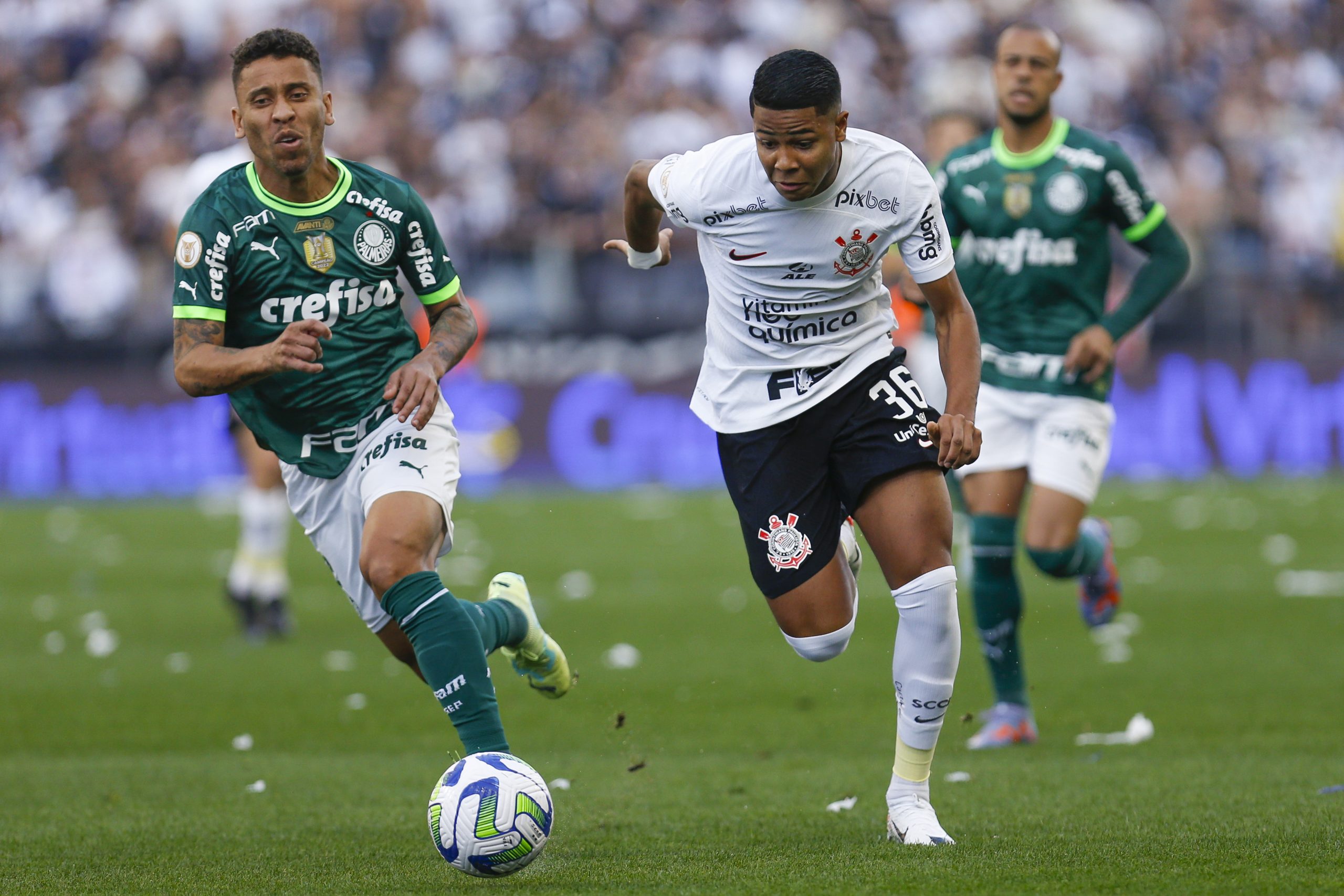 Corinthians e Palmeiras fazem jogo equilibrado e ficam no 0 a 0