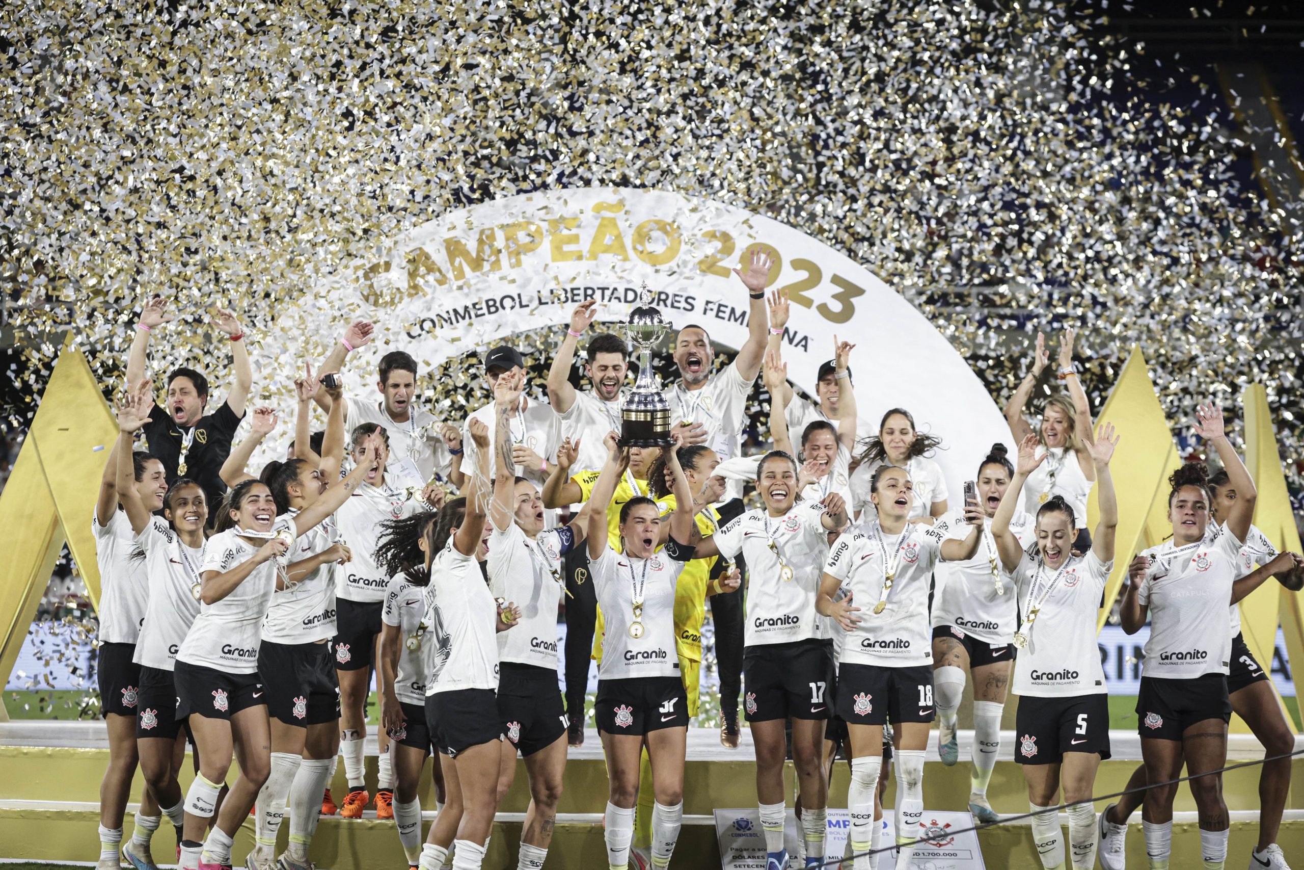 Corinthians vence Dérbi contra o Palmeiras e é tetra da Libertadores  feminina - Placar - O futebol sem barreiras para você