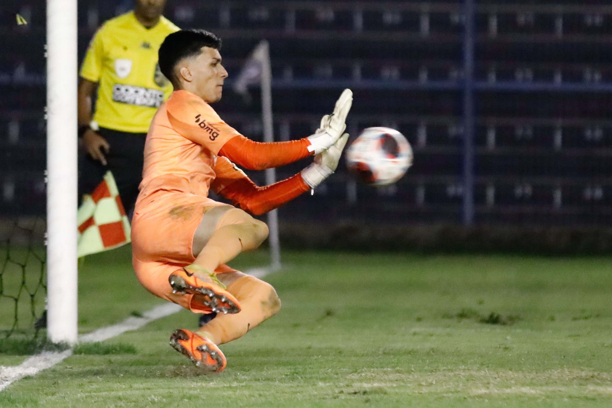 Semifinal do Paulista de Futsal é decidida após erro de arbitragem