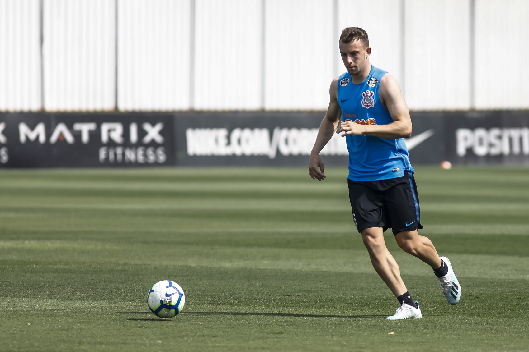 Saiba como o interesse da seleção italiana por Carlos Augusto pode ajudar o  Corinthians - Lance!