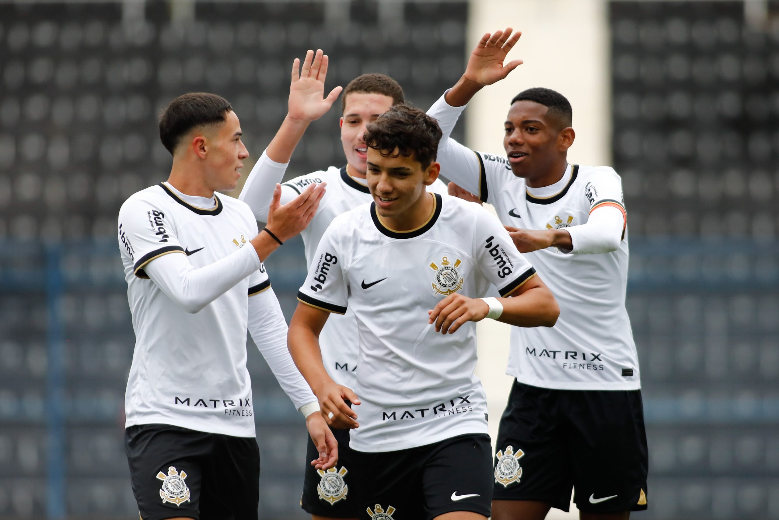 Corinthians Futsal Sub-14 garante vaga na semifinal do Campeonato