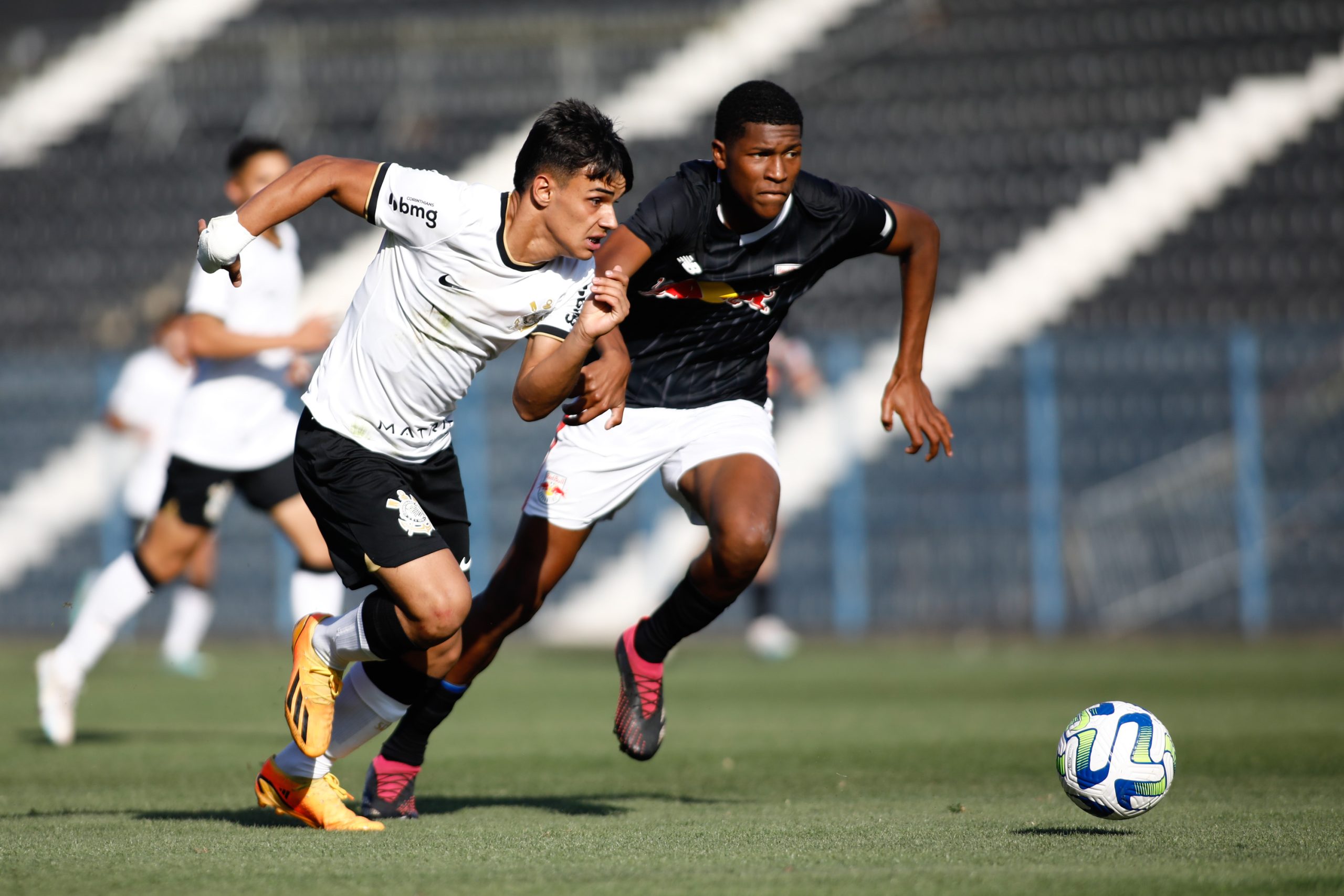 TIME REFORÇADO: Equipe sub-17 feminina se prepara para estreia no Campeonato  Paulista - Central do Timão - Notícias do Corinthians