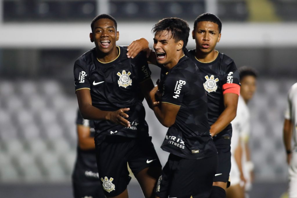 Corinthians aparece como o sexto elenco mais valioso do futebol