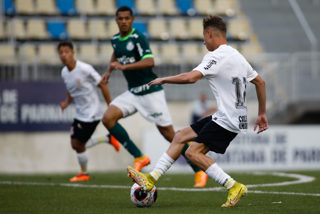 Decisivo, John Kennedy celebra título do Sub-20 e exalta Xerém: “Muito  feliz” — Fluminense Football Club