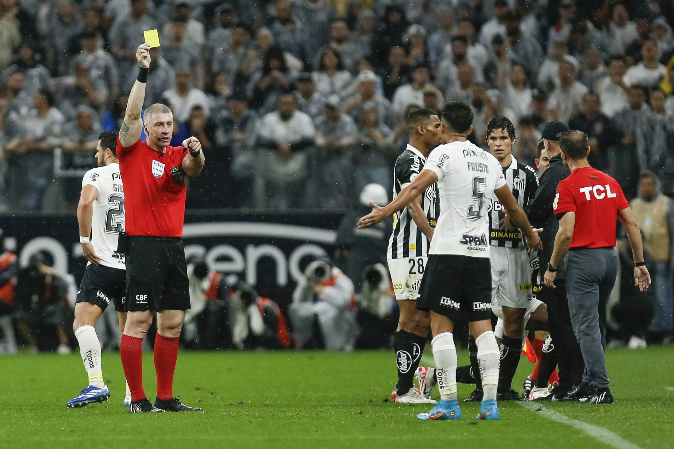 Empate POLÊMICO entre Corinthians e Santos