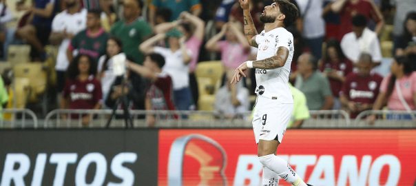 Yuri Alberto avalia empate do Corinthians em casa como positivo e