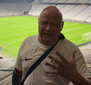 Após cirurgia, zagueiro Chicão reaparece no gramado