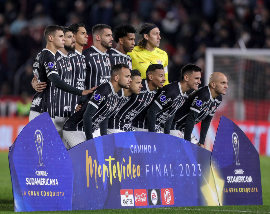 Último time sul-americano campeão mundial passando para desejar uma boa  tarde a todos. : r/Corinthians