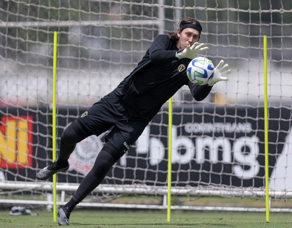 Cássio não quer Corinthians 'sofrendo' com pênaltis após ser herói