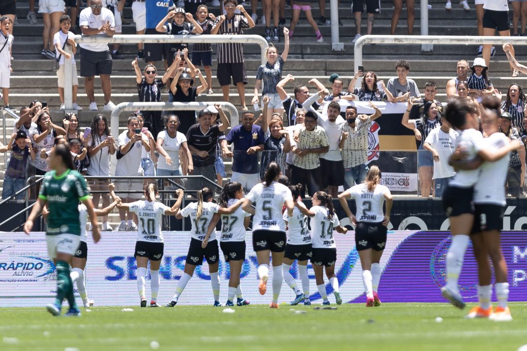 Corinthians e São Paulo fazem primeiro jogo da final do Paulistão Feminino